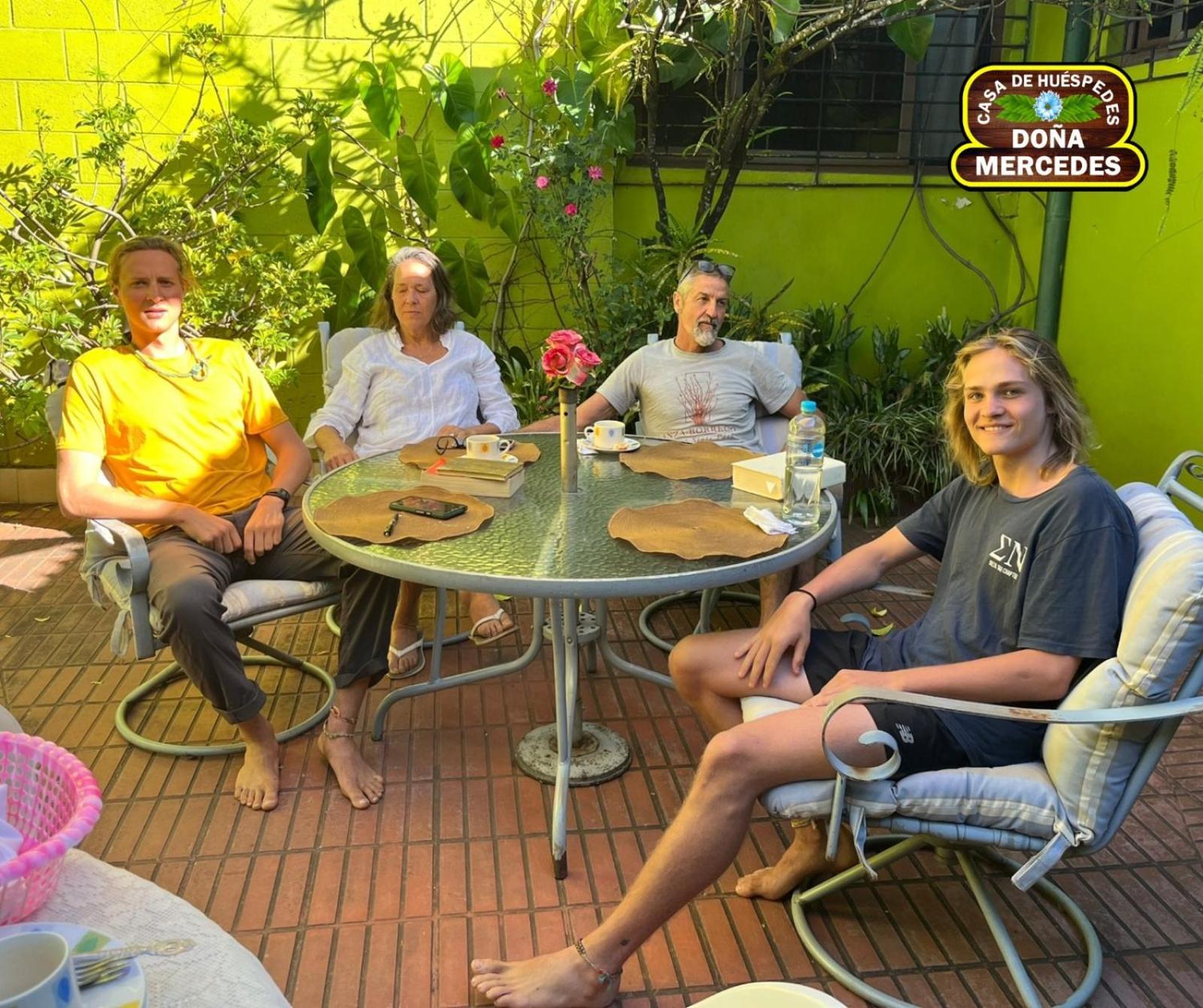 Hostal Dona Mercedes Juayua Exterior photo